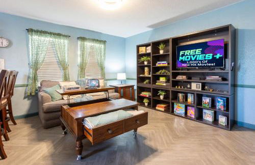 Ultimate Game Room Oasis for 12 - Private Patio - BBQ - 2 Kings - 6 TVs - Full-Body Massage Chair - Foto 11