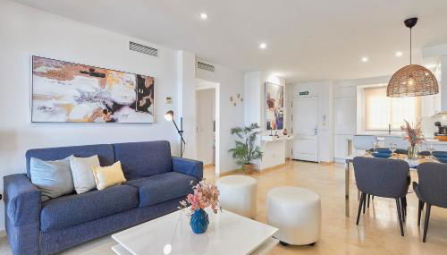 Marina XI Enjoy the Sun, Sea Views, Pools & BBQ Steps from the Beach in Mijas Costa & Fuengirola - Foto 4