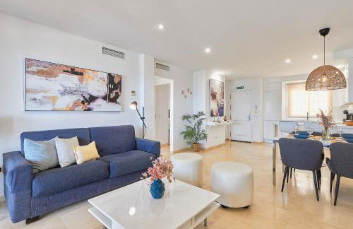 Marina XI Enjoy the Sun, Sea Views, Pools & BBQ Steps from the Beach in Mijas Costa & Fuengirola - Foto 4