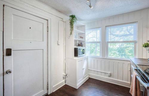 Historic 1Bdrm - Parking - Walk to Restaurants & Westport! - Photo 31