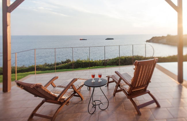 Absolute Villa by Stylish Stays - Photo 38