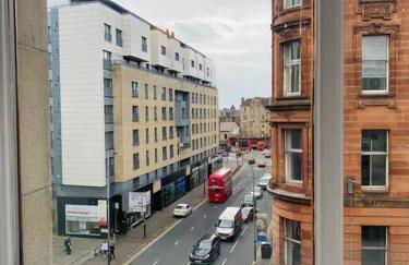 2 Bedroom Modern stylish Apt in Glasgow City Centre - Photo 18
