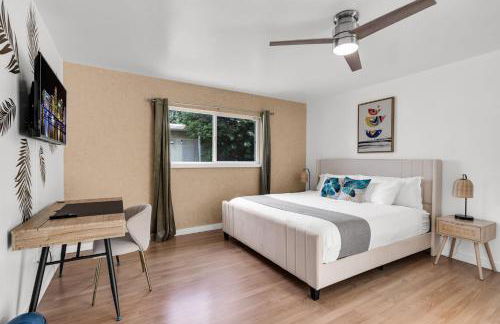 Stunning 4BR Oasis with Pool, 14 minutes to the Ocean - Foto 24