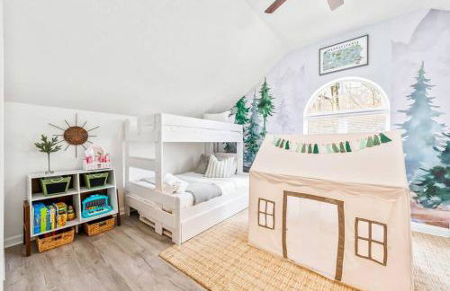 Boho Haven Hideaway - Walk to Pool,Theater,Arcades, Firepit, Lake Access - Foto 3