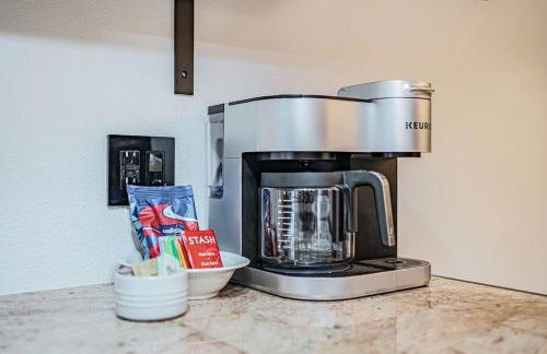 Upscale Couple's Getaway Hot Tubs - Foto 16