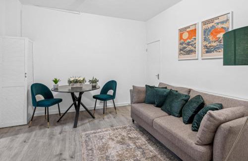 Lawrence Ave 4BD-2Storey House Fast Wifi Families & Leisure By AltoLuxo Short Lets & Serviced Accommodation With Free WiFi & Parking - Foto 7