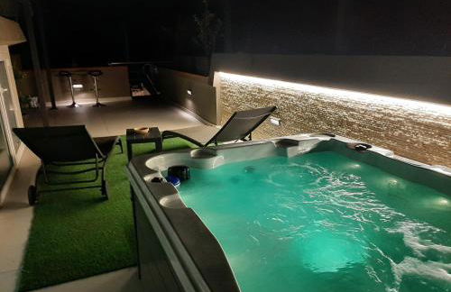 Villa Tea con piscina a pochi passi dal mare - Photo 5