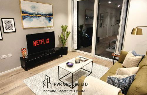 Canary Wharf Riverside Flat - Balcony - DLR 2 mins - Fast WiFi - Sleeps 3 - Photo 1