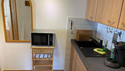 Retreat With Garden & Family Amenities - Photo 5