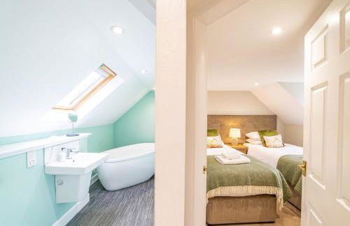 Gardener’s Cottage with Hot Tub - Foto 26