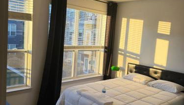 Luxury Bedroom with Private Bath & Closet Near Airport and Downtown Boston - Foto 5