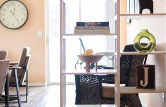 Solar Half-Plex with Chic Style in Country Glen - Foto 9