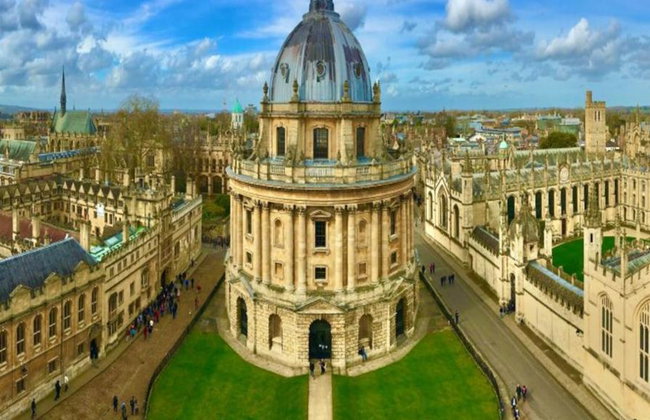 Stepping Through Oxford - Guided Walking Tour - Photo 3