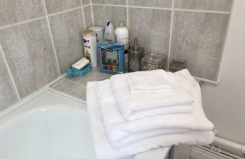 Tranquil Welsh Mountain Gem, Abertillery, Wales - Foto 8