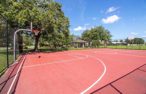 Fully Refurbished Vacation Home with South Facing Pool and Spa with Lake View in Quiet Community Nr Disney - Foto 42