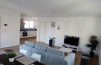 Neubau Appartement mit Terasse, privater Eingang,Parkplatz,Küche - Foto 2