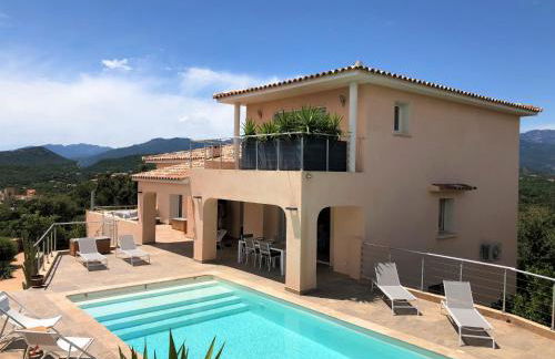 VILLA CARAMONTINU SERENA à Pinarello, proche plage, vue mer, piscine chauffée - Foto 1