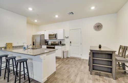 Inviting Henderson Townhome with Community Pool! - Foto 7