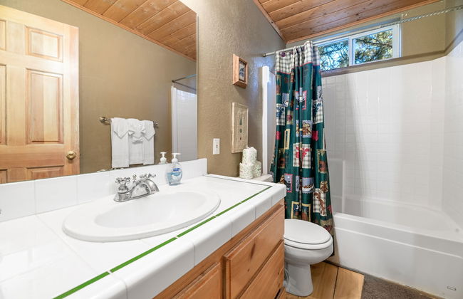 Abe's Cool Cabin - Nice luxury home with a game room, hot tub, and pool table - Foto 43