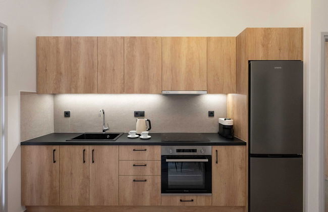 Parikia's Urban Oasis - Photo 10