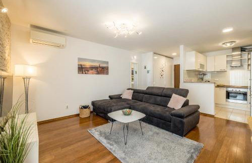 Three Lions Apartment - Photo 26