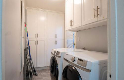 Tranquil Poolside Oasis with BBQ and Serene Ambiance - Foto 12