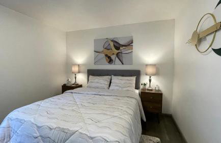 Remodeled, Spacious, Modern Retreat 5 BR, 3BA, 2KIT - Foto 31