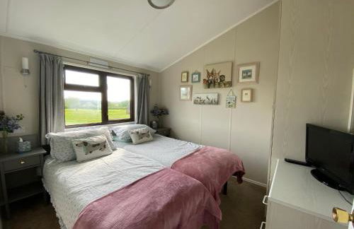 Rew Farm Country & Equestrian Accommodation - Sunrise Lodge - Foto 10