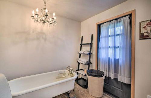 Deck and Sweeping Views Family Union Home - Foto 25