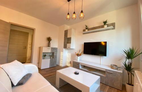 HOCHWERTIGE Ferienwohnung mit 7qm Balkon, Netflix, Kaffeeautomat, RainShower Bad - Foto 3