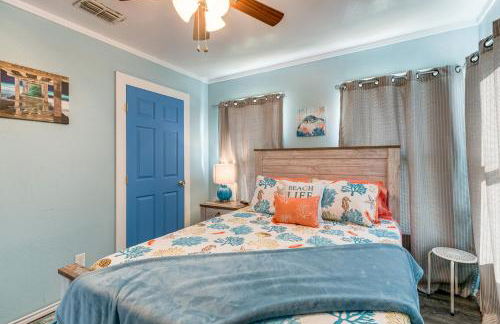 2 Mi to Redfish Bay Aransas Pass Home with Fire Pit - Foto 12