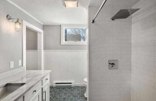 2BR Home|Downtown Rockport w/parking|Walk 2 Ocean - Foto 25