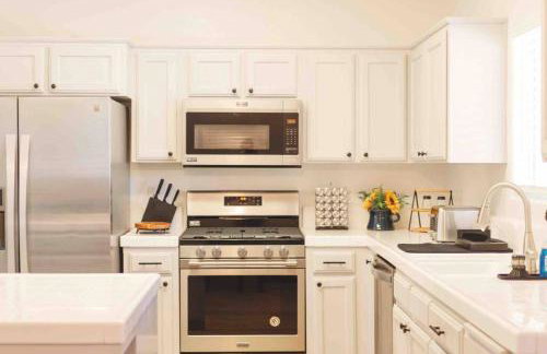 Gateway Retreat: Short Drive to the Sequoias - Foto 8