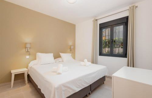 Holiday home with large sunny terrace, Costabella - Foto 5