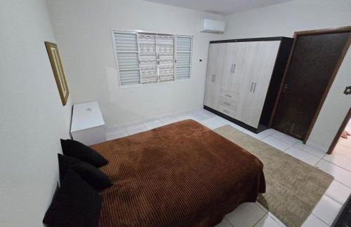 Casa ampla mobiliada com estacionamento para até 5 veículos - Foto 15