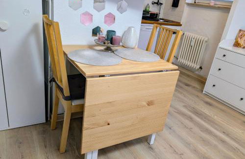 Apartment with AC, full kitchen, self check in, parking, 8 min to SAP campus, Wi Fi - Foto 8