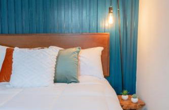 Retro Retreat renovated 2BR, desk, no chore list! - Foto 19