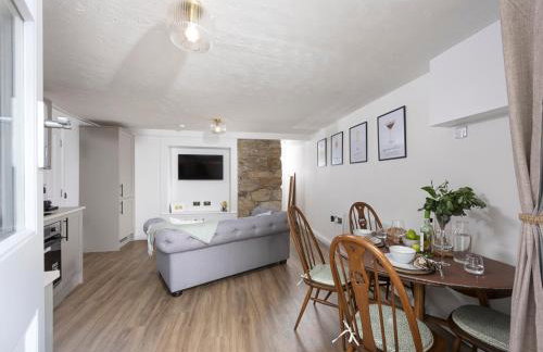 City Centre 1 bed Georgian flat with courtyard - Photo 12