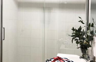 New Stunning Seaview Apartment with lovely balcony - Photo 12