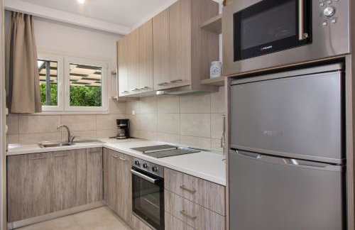 Elenas Village House - Love apartment with Pool and Terrace - Foto 18