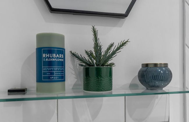 The Penthouse By Pureserviced - Photo 21