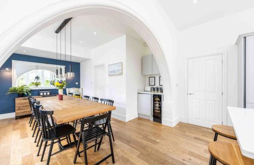 The Lymington Hub Slps 13 hot tub/chef/spa - Photo 27