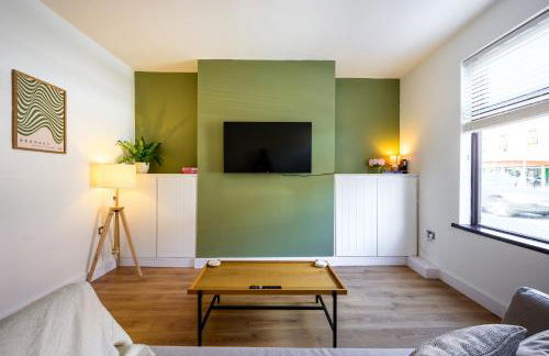 Beautiful 2 Bedroom House in Atherton, Free Parking - Foto 10