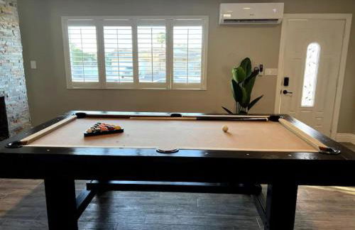Lux Private Home - Pool, Billiards, 8 Smart TVs, Board Games, Cotton Bedding - The Stone Sanctuary at McCullough Hills Trailhead - Foto 13