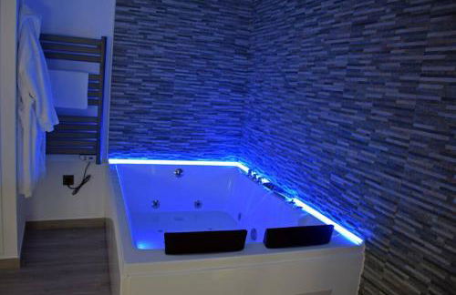 Alojamientos Lola, Suite con jacuzzi - Foto 1