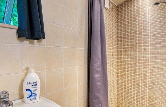 6 Person Holiday Home in Hojby - Foto 7