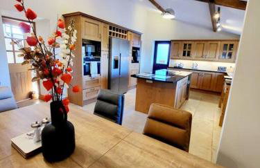 Meadow View - Photo 1