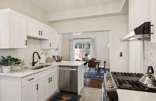 Urban Oasis by 5 Mins to Eat St, Downtown, & Convention Center - Foto 7