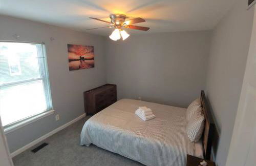 Relaxing Cottage by the Lake and Parking - Foto 12