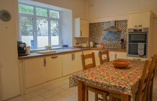 18th-Century Farmhouse with Countryside Views - Foto 28